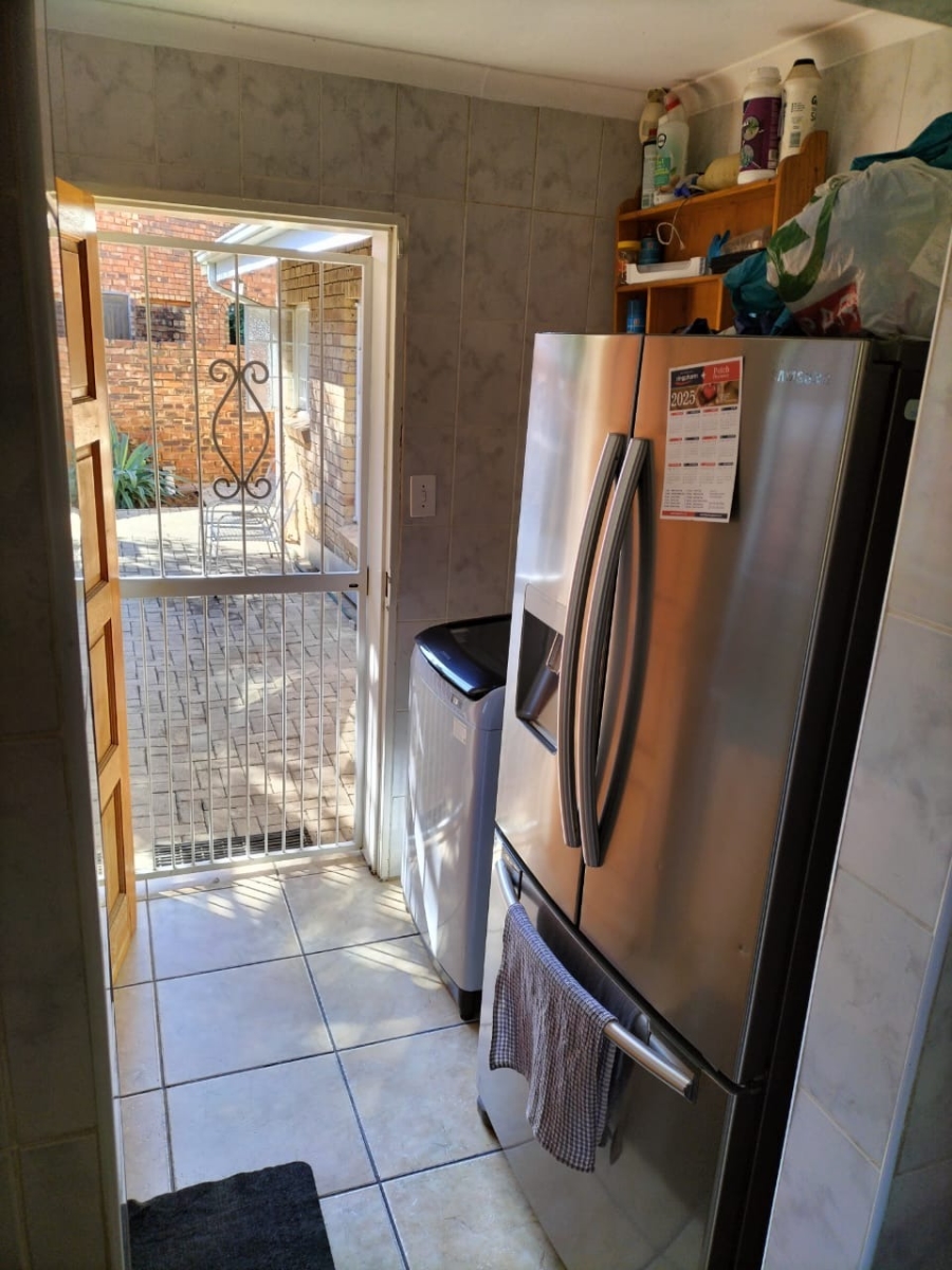 3 Bedroom Property for Sale in Miederpark North West